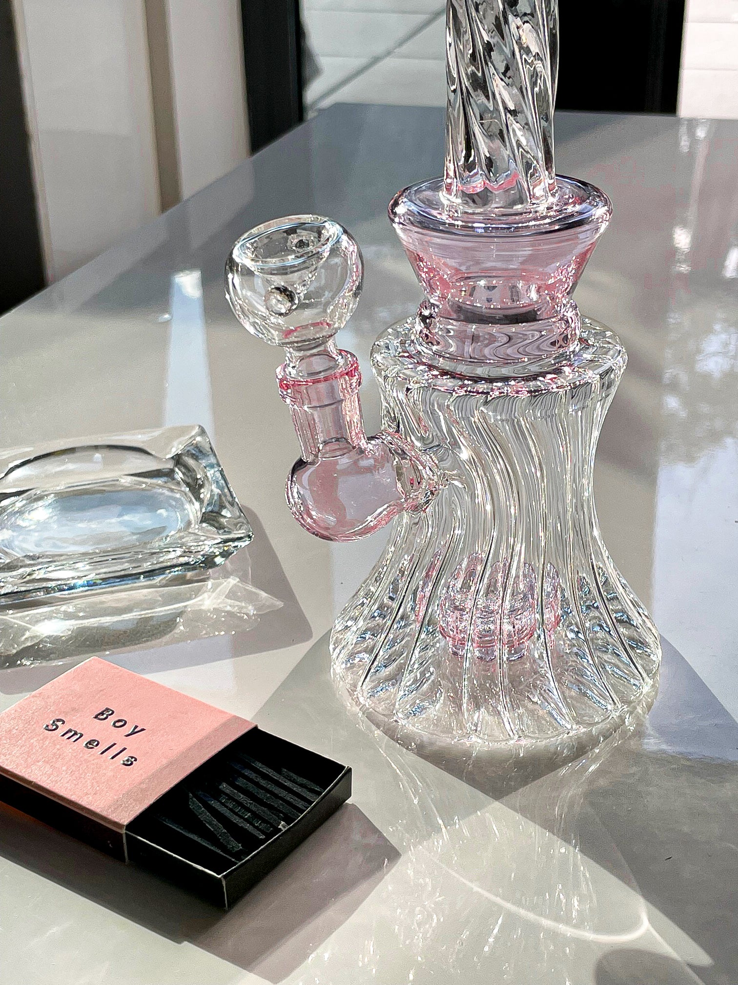 ELEGANT SWIRL BONG - Image 7