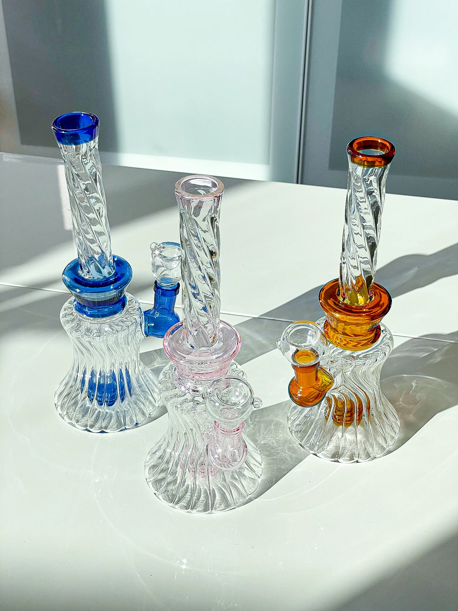 ELEGANT SWIRL BONG - Image 8